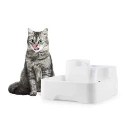 Lake Lassie Haustiertränke Tierbrunnen 4L Pumpe Aktivkohlefilter -Gartenbedarf Geschäft 10031380 yy 0003 ambient oneConcept Lake Lassie Haustiertraenke