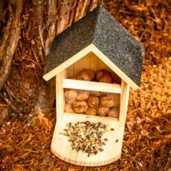 Futterhaus Für Eichhörnchen Spitzdach Kiefernholz Bitumen Unbehandelt -Gartenbedarf Geschäft 10038048 yy 0005 logo
